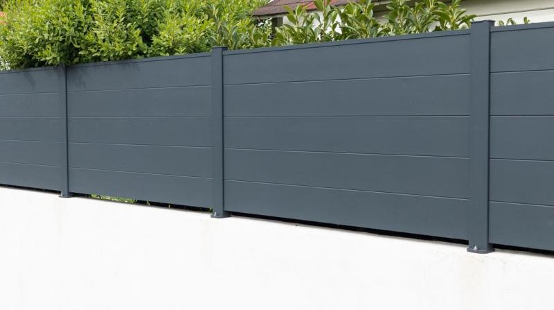 Comment choisir le mat&eacute;riau adapt&eacute; avant d'installer une cl&ocirc;ture ?